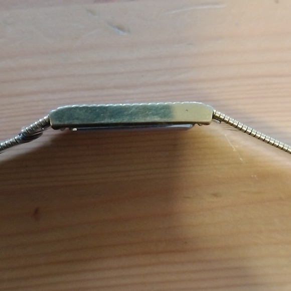 Vtg Wittnauer Quartz Gold & Black face w/ diamonds @ 12&6. HT4478 Swiss 9782 - Picture 11 of 14